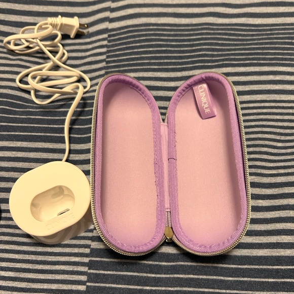 Clinique sonic brush - Picture 6 of 6